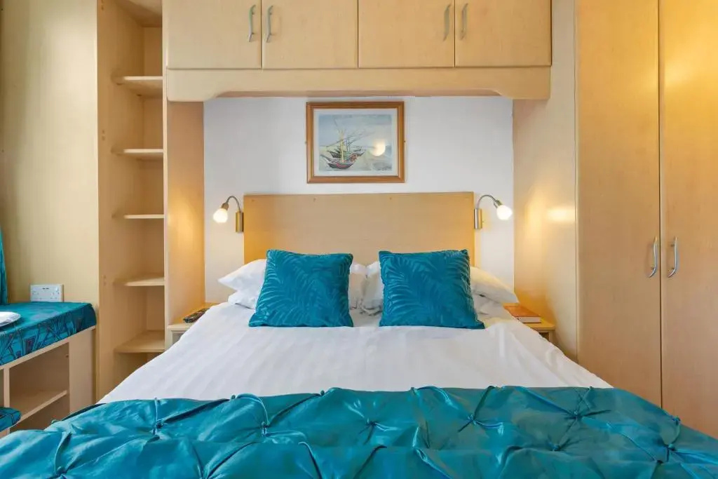 Standard Double room with sea view (full double bed)