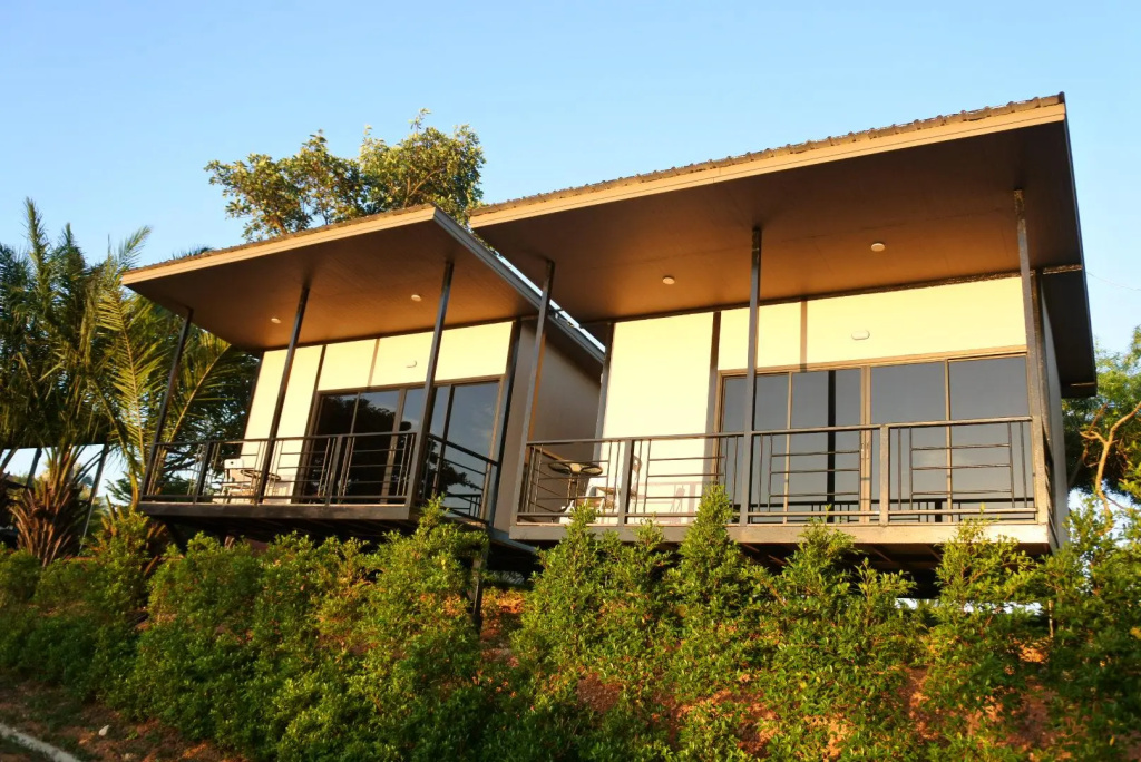 Standard Double room with balcony and with mountain view (full double bed)