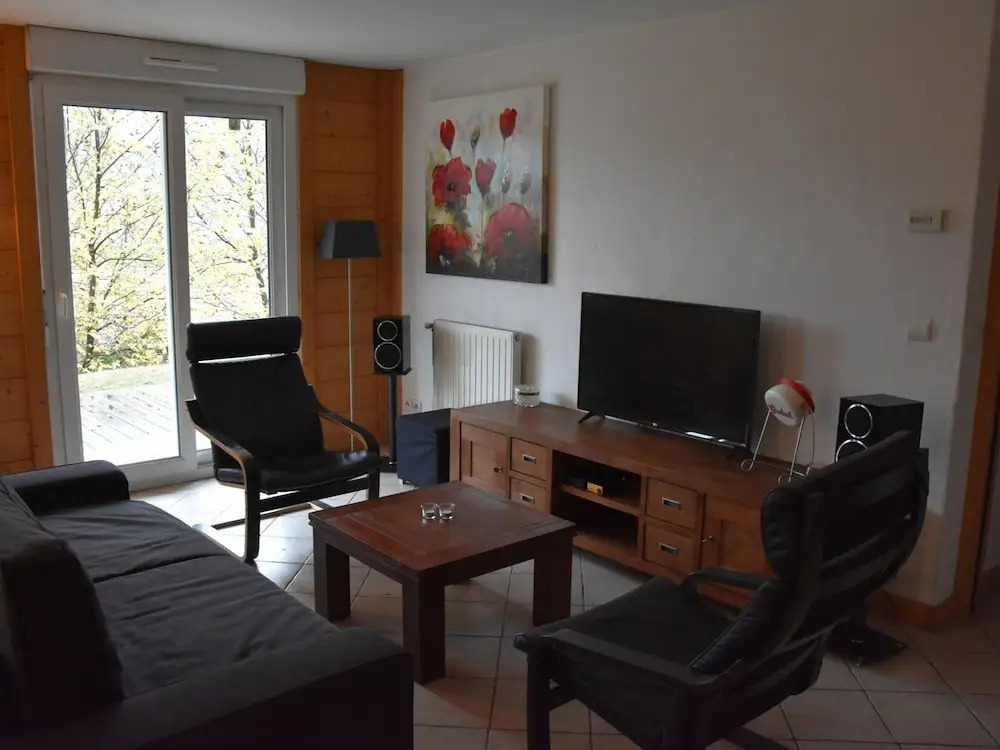 Spacious Apartment In Sallanches Near Ski Area