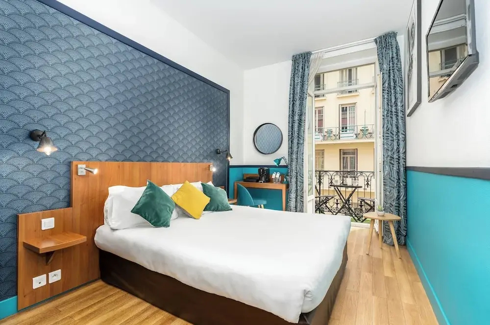 Superior Double room with balcony (full double bed)