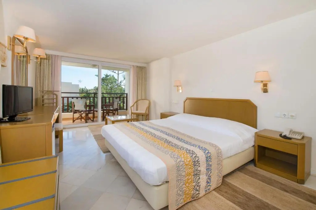 Double room with garden view (full double bed)