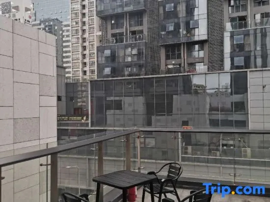 Time ONE International Apartment (Shenzhen Huaqiangbei Branch)