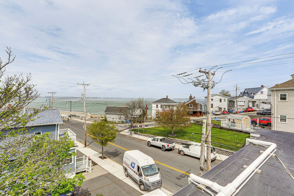 Steps to Short Beach: Ocean-view Apt w/ Deck!