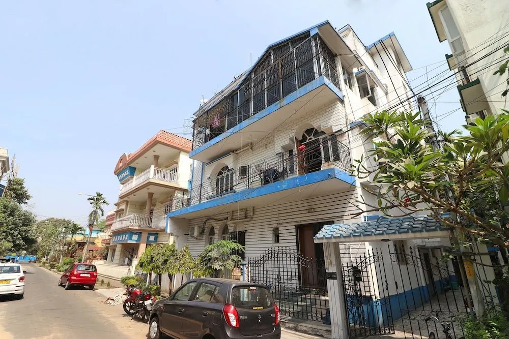 OYO 24591 Mishra Residency Newtown