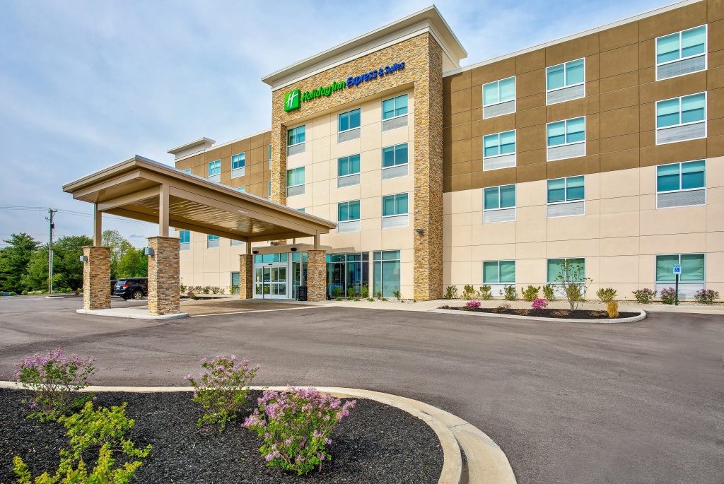 Holiday Inn Express & Suites Lexington W - Versailles by IHG
