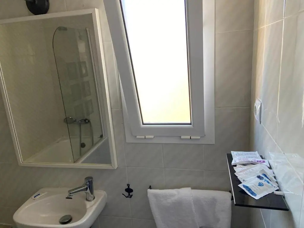 Standard Double room with balcony (full double bed)