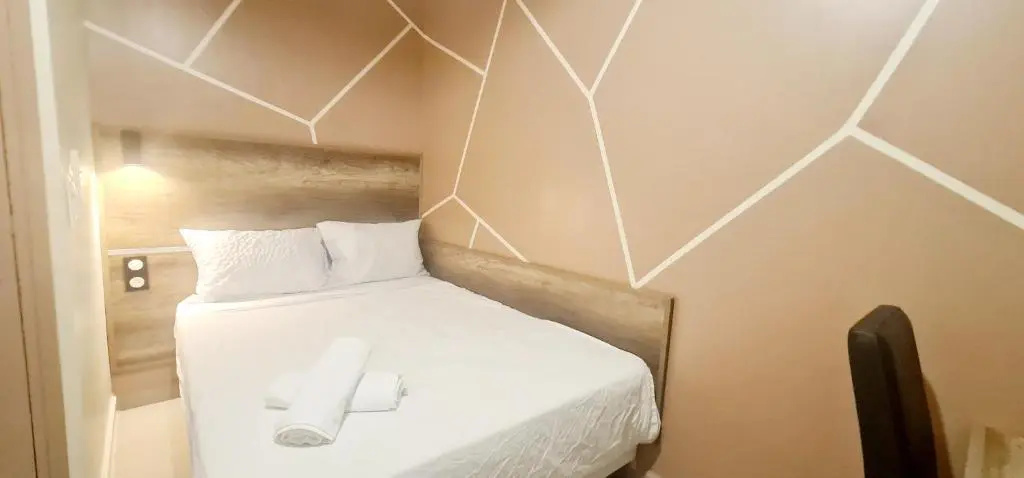 Economy room