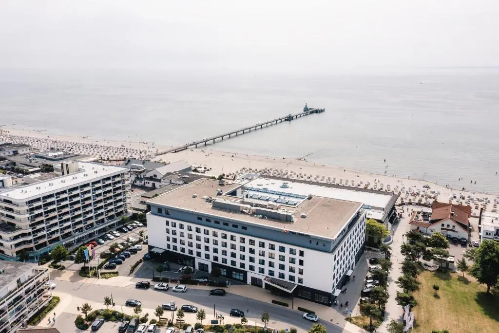 Beach & Waterfront