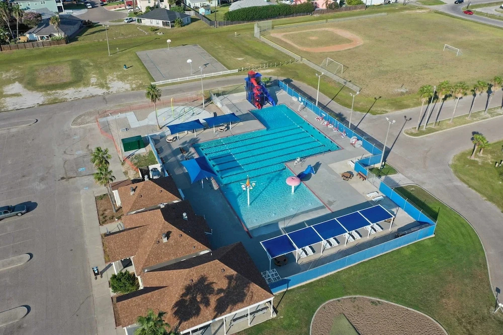 Two Port A Homes Near Beach & Nature Preserve Ideal Group Retreat