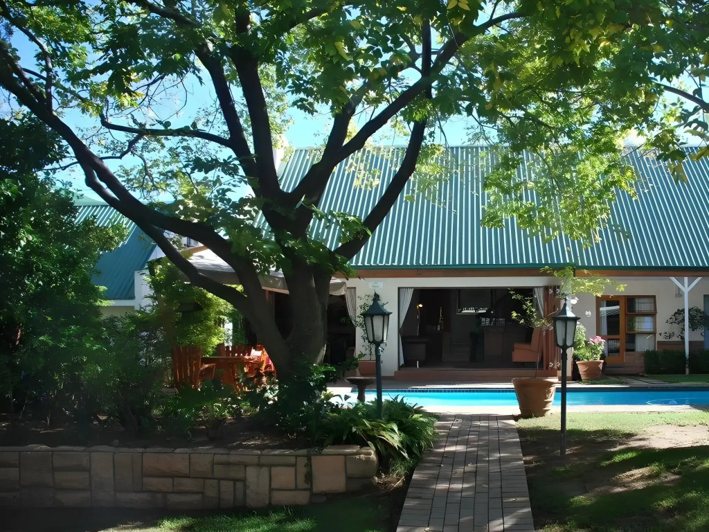 Sunninghill Guest Lodge