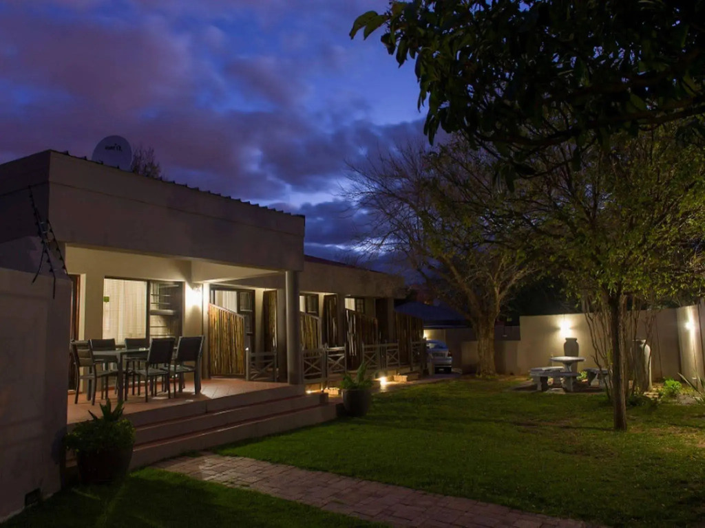 The Suburban - фото 21