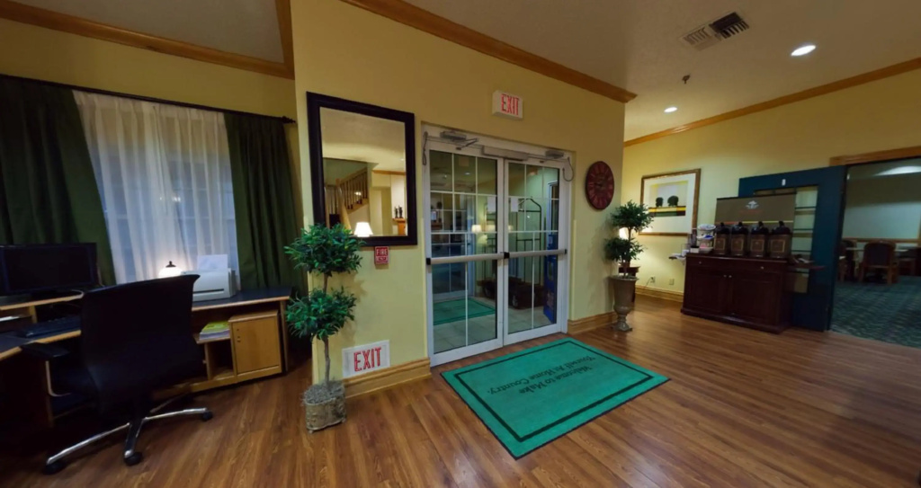 Country Inn & Suites by Radisson, Salina, KS - фото 2