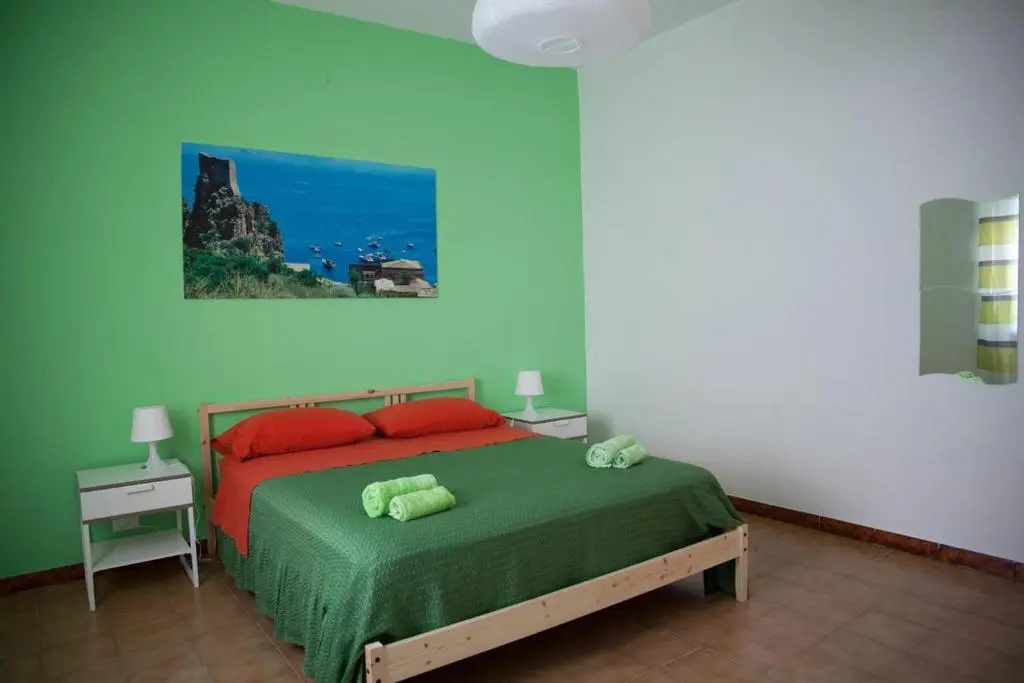 2 bedrooms appartement with sea view furnished terrace and wifi at Balestrate 1 km away from the beach