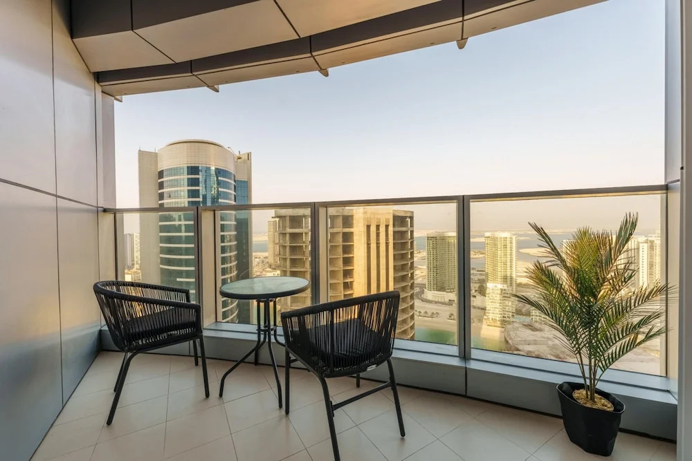 Elegant Panoramic Sea View Apt on Al Reem Island
