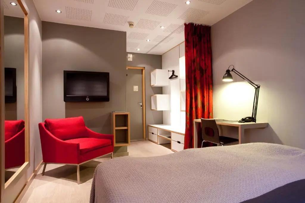 Double room (full double bed)