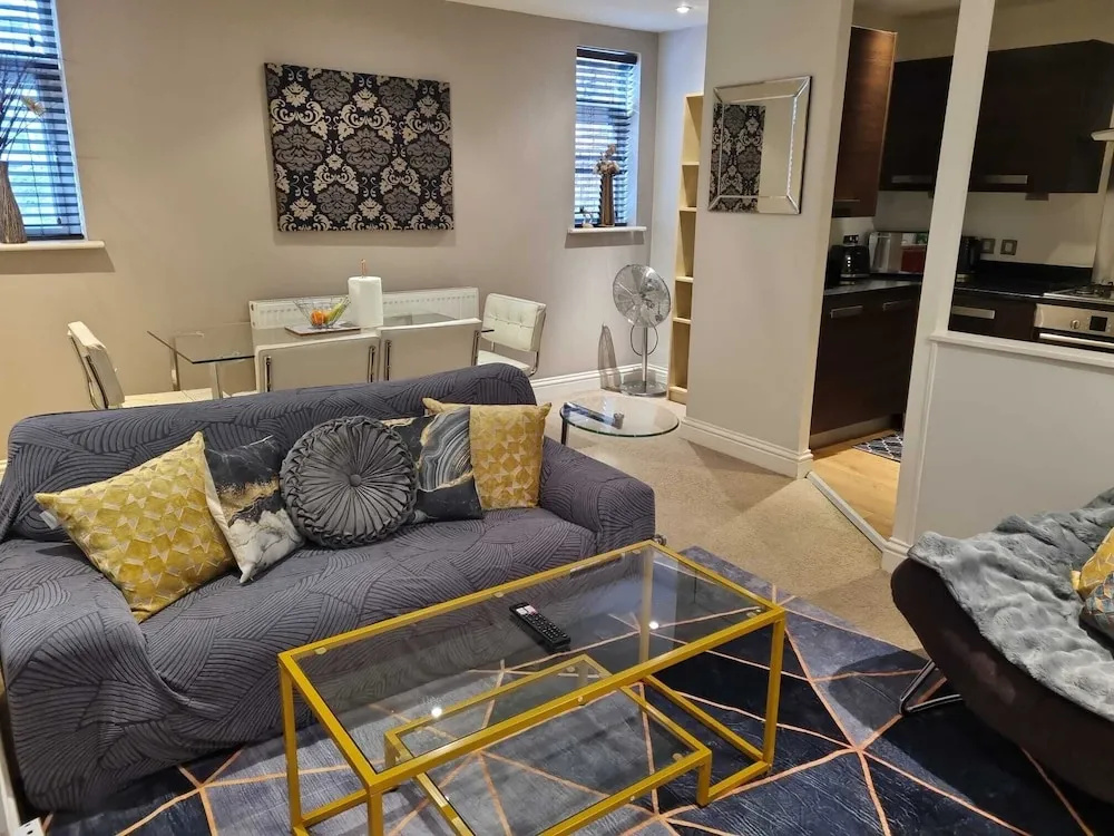 This is a two Bedroom Apartment Right in the Centre of Birmingham new Street