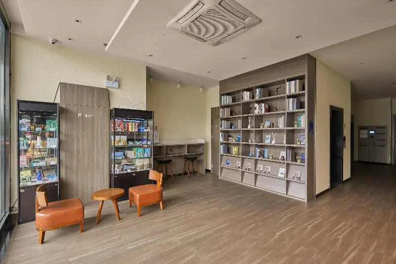 Lobby & Reception