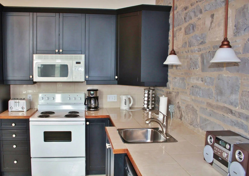All Suites Whitney Manor