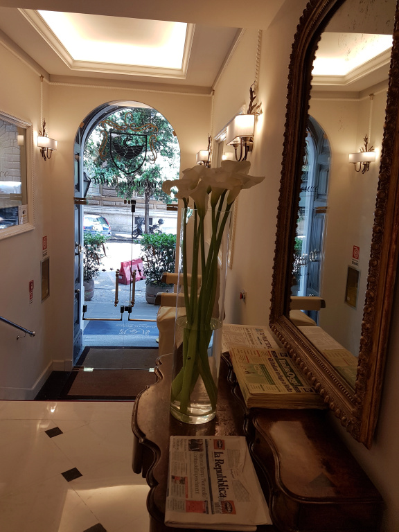 Lobby & Reception