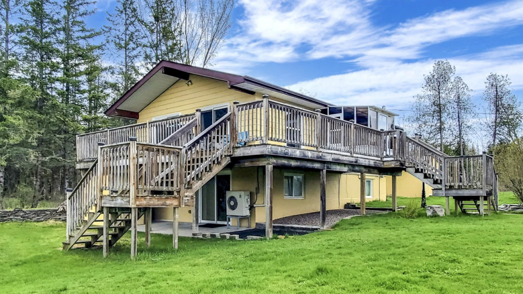 Waterfront Cottage w/ Heating + Kitchen