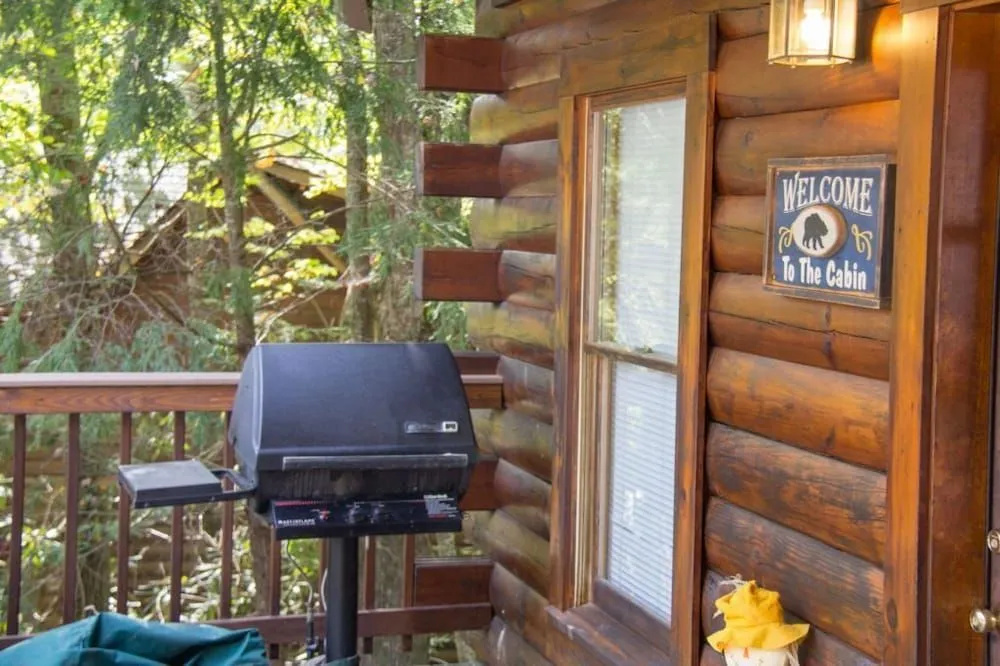 26 Bearfoot Landing 2 Bedroom Cabin by RedAwning