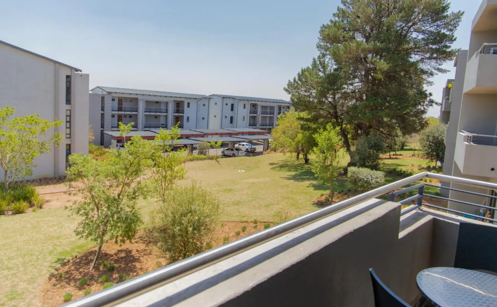 Luxury 2bed 2bath in a Secure golf estate.WIFI