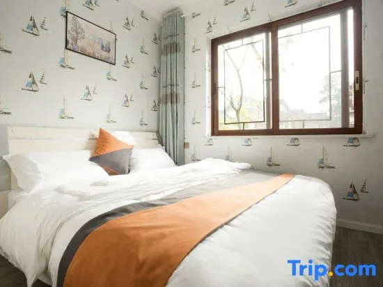 3 Bedrooms Attic Suite