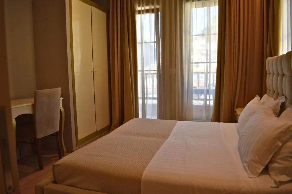 Standard Double room with balcony (full double bed)