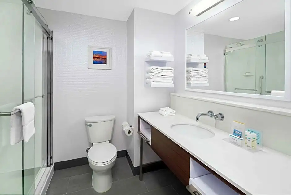 Double Suite (full double bed)