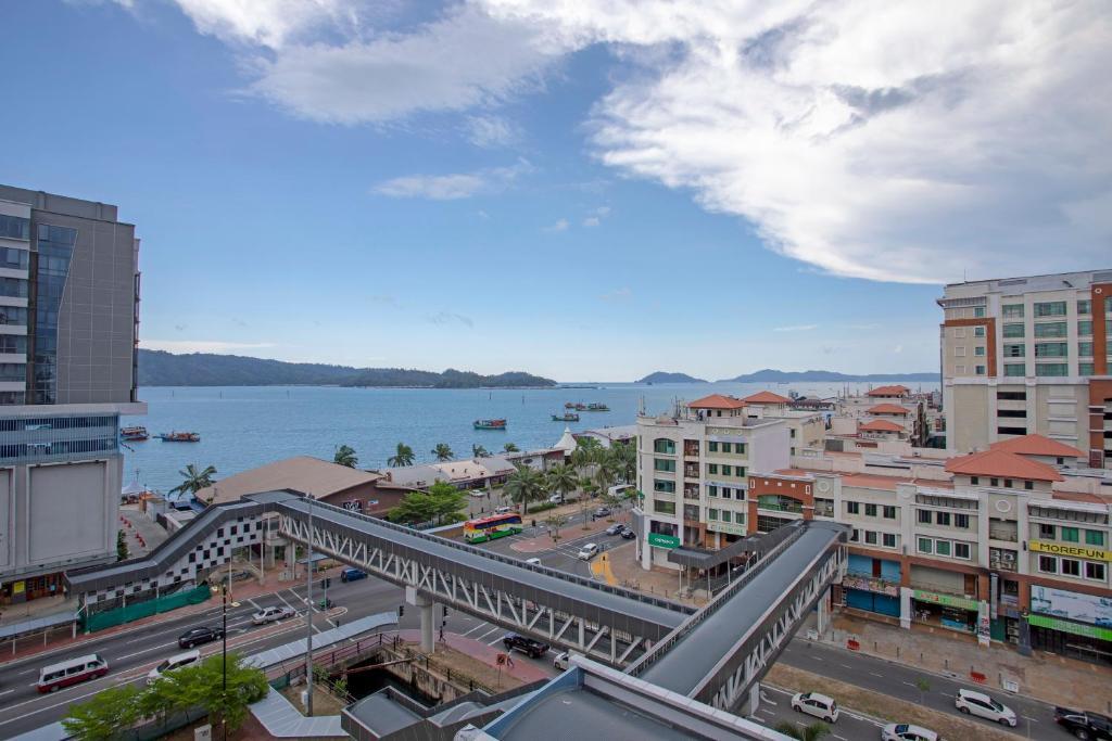 Marina Vacation Condos @ Marina Court Resort Condominium