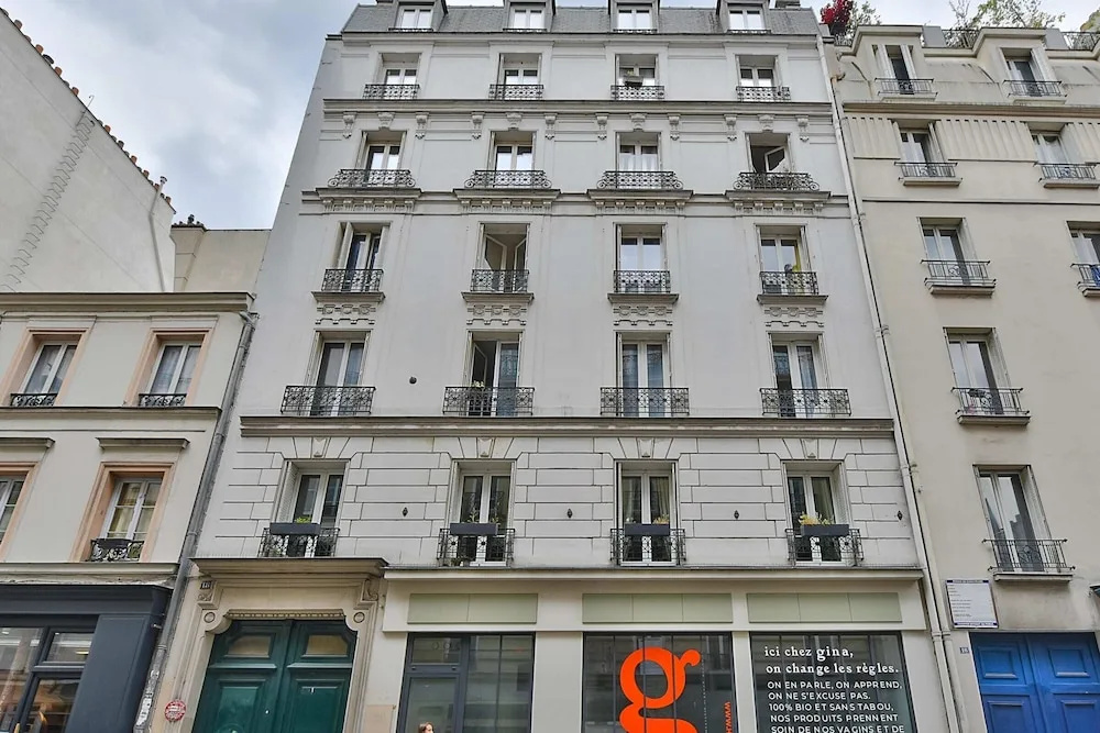 Superb Apartment at the Foot of the Sacré-coeur