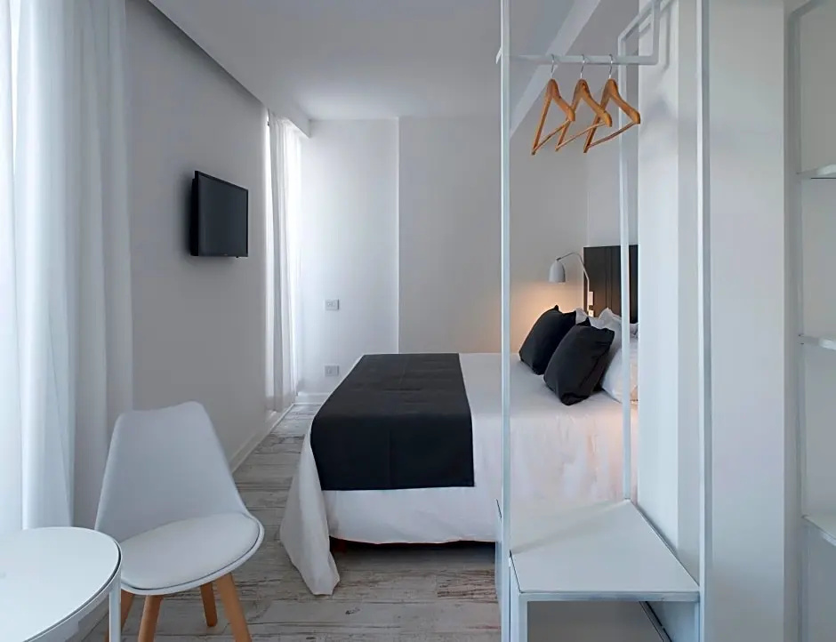 Standard Double room with balcony (full double bed)