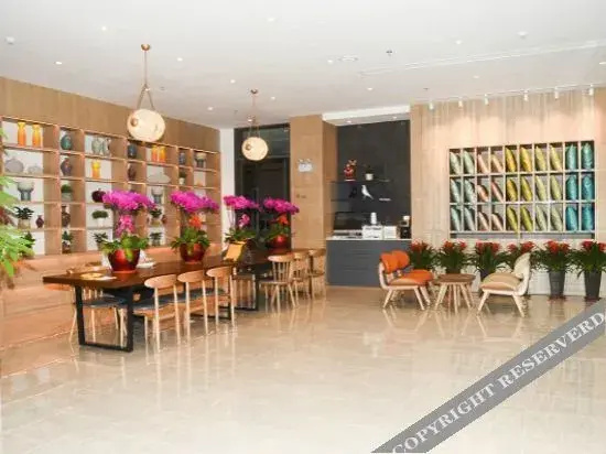 Food & Beverage