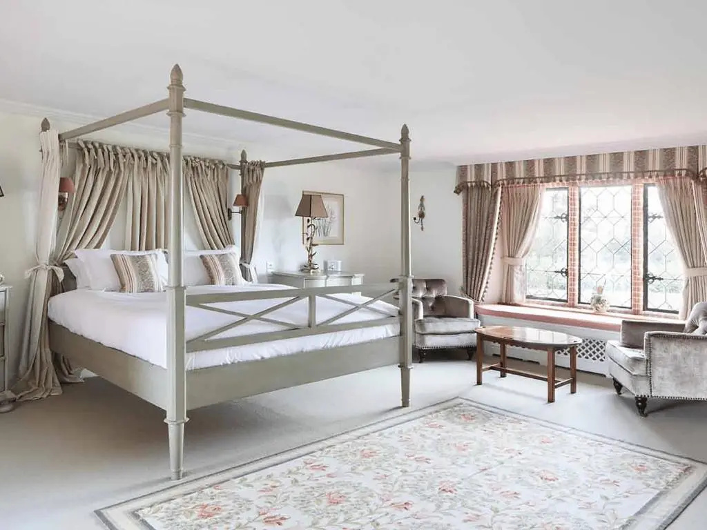 Deluxe Double Suite full double bed