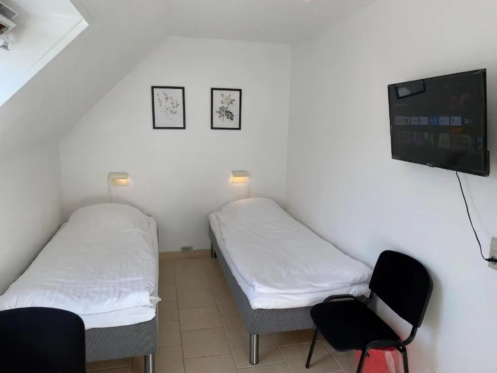 Economy room