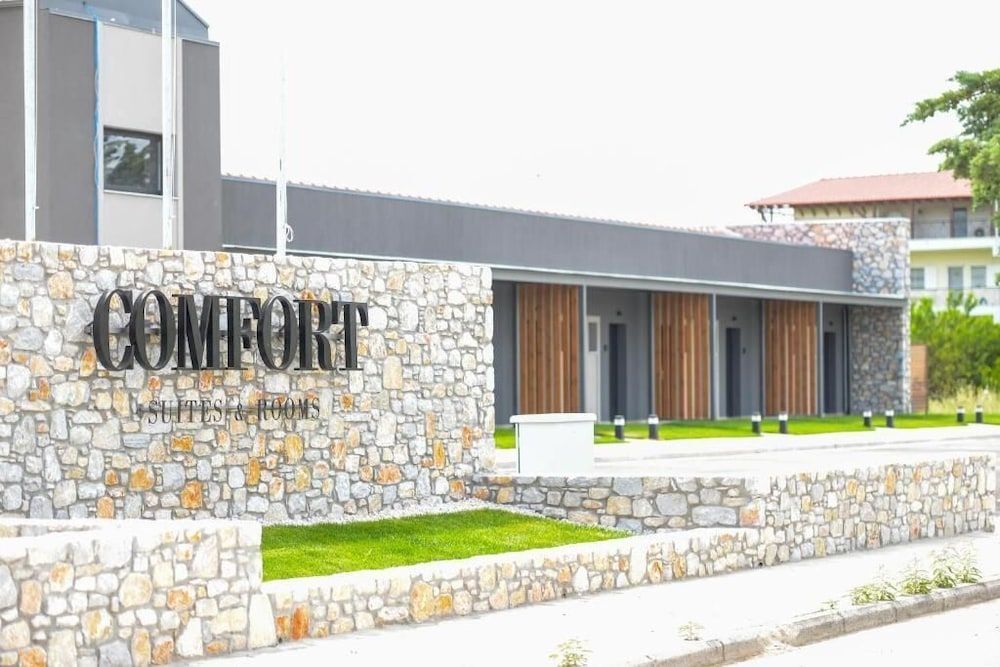 1. Comfort Suites And Rooms