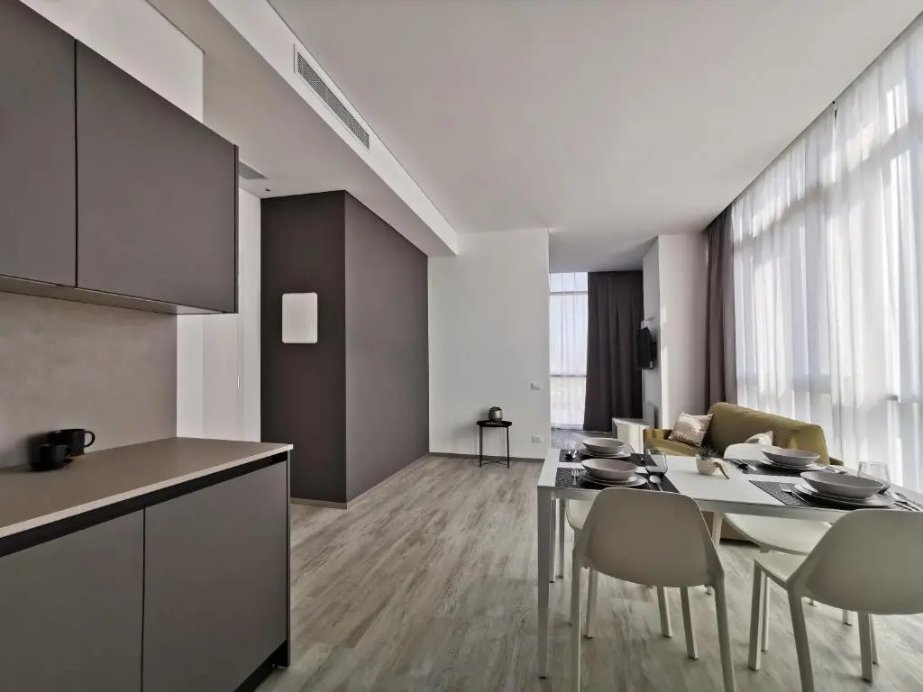 2 Bedrooms Apartment