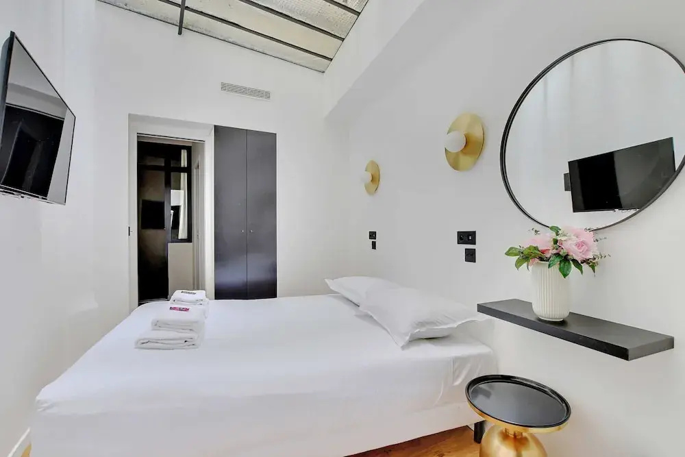 Authentic apt - 2br/6p - Rue des Martyrs - Opera — фото