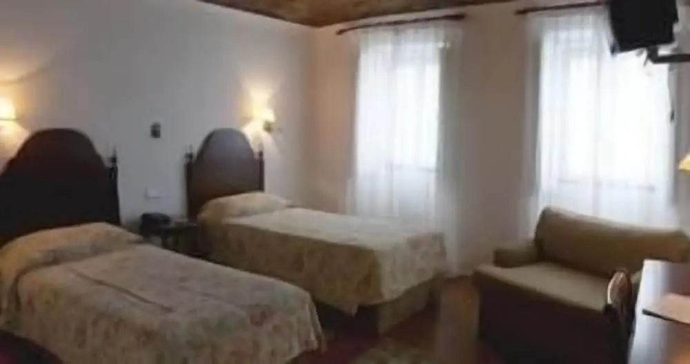 Standard Double room (twin beds)