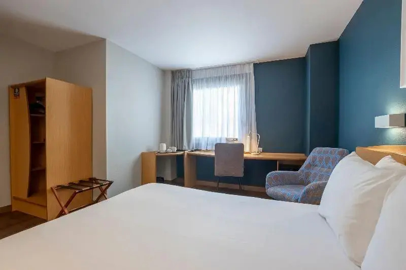 Travelodge Alicante Puerto - Chambres