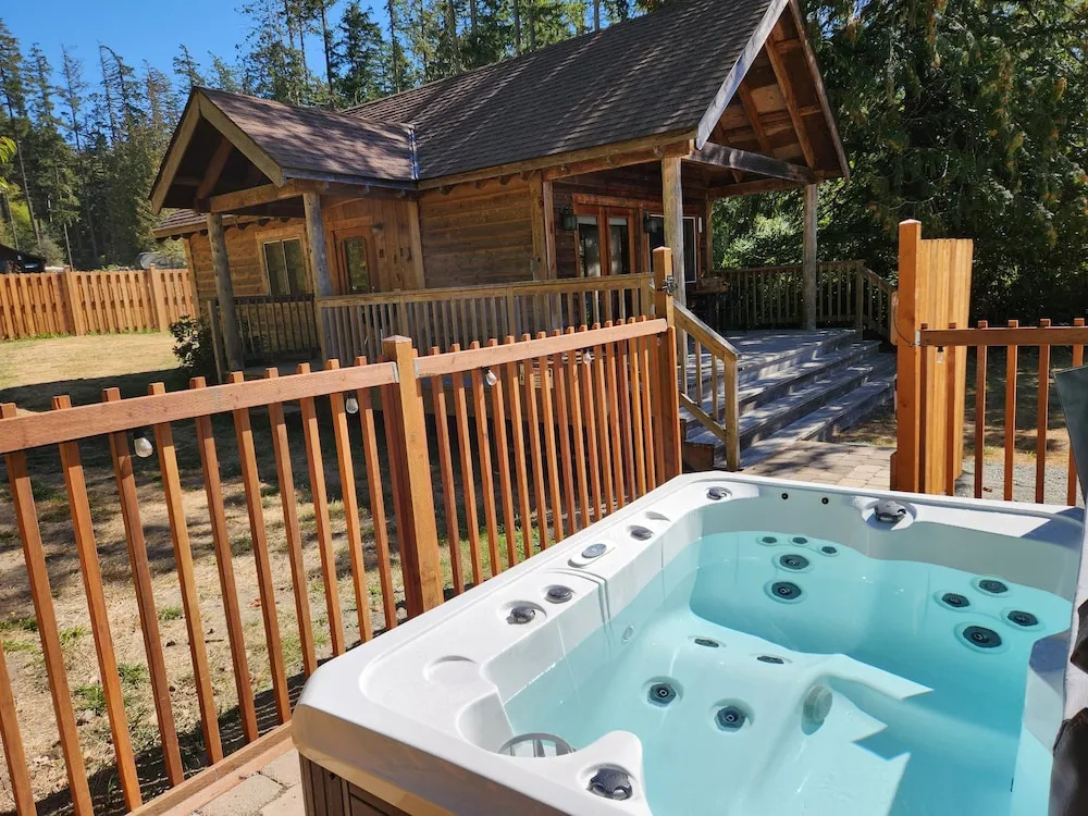 Deluxe Double room with partial sea view (full double bed)