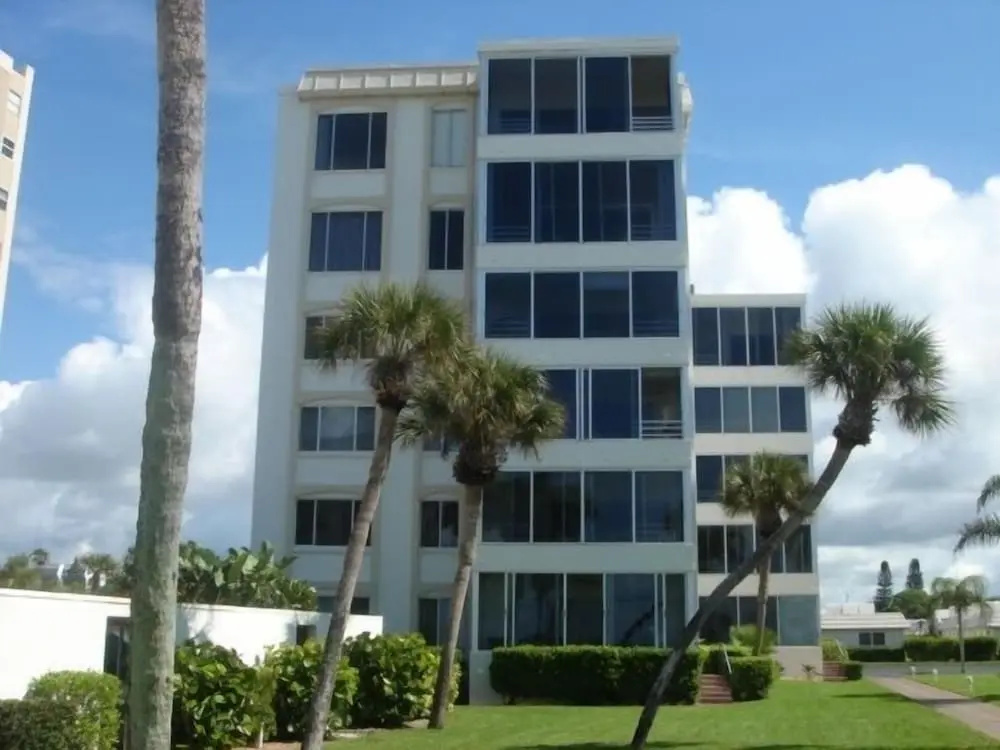 Island House Beach Resort 9N by RedAwning