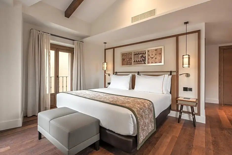 Premium Double room with view (full double bed)