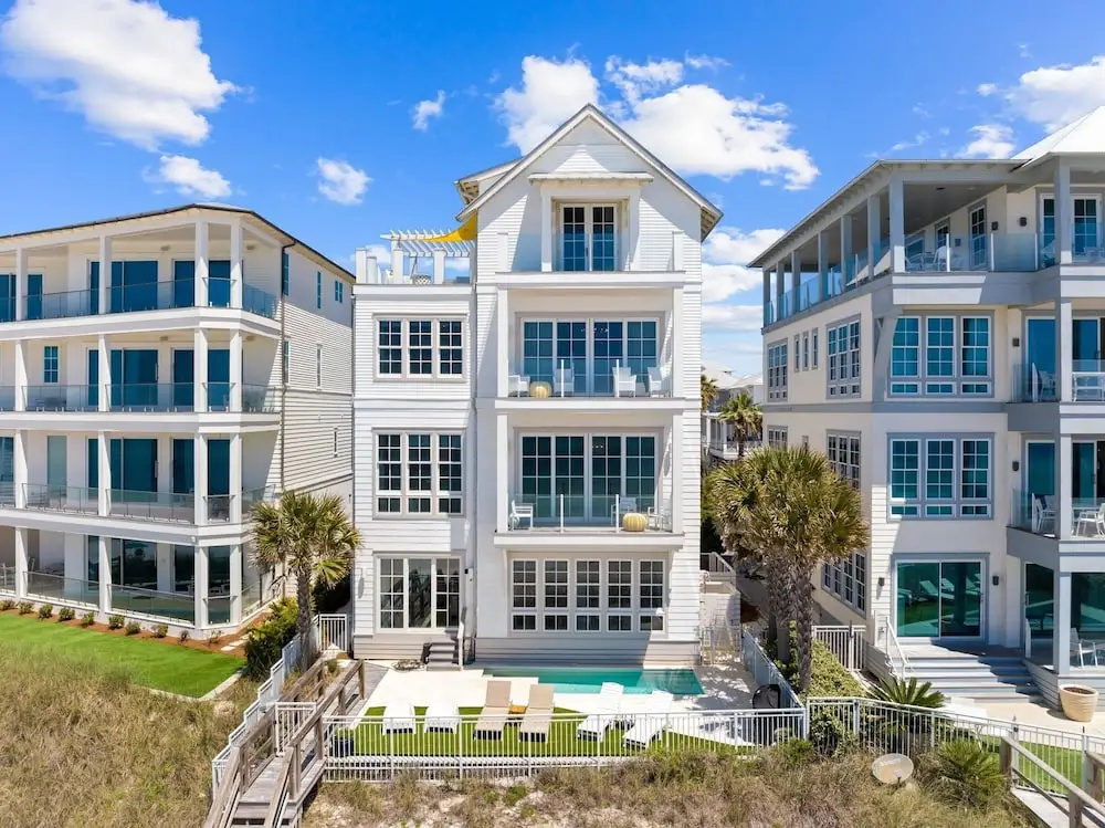 Enchantment Beach Front, Private Pool, Private Beach Access 5br/5bth Home 5 Bedroom Home by RedAwning