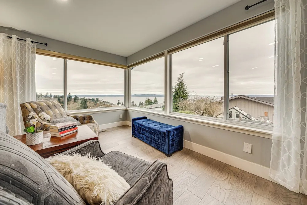 Puget Sound Views! Serene Federal Way Retreat