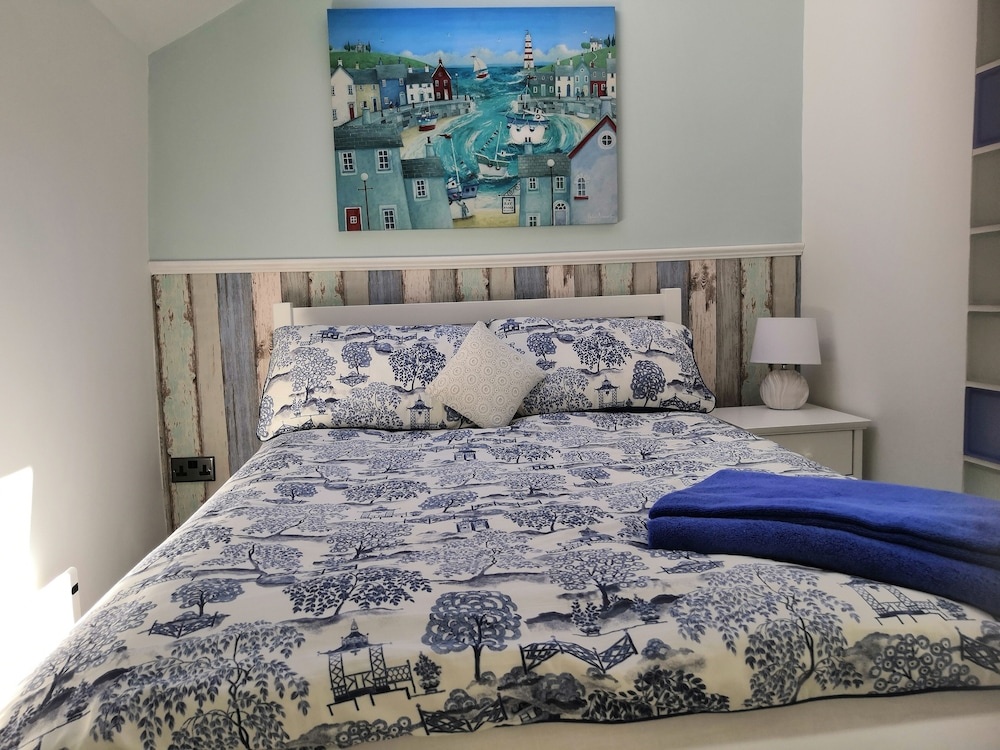 Captivating Isolde Cottage, With Pool Near St Ives