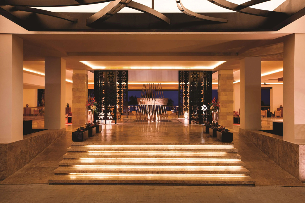 Lobby & Reception