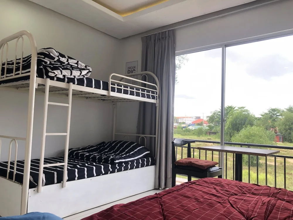 3 Bedrooms Comfort Single room