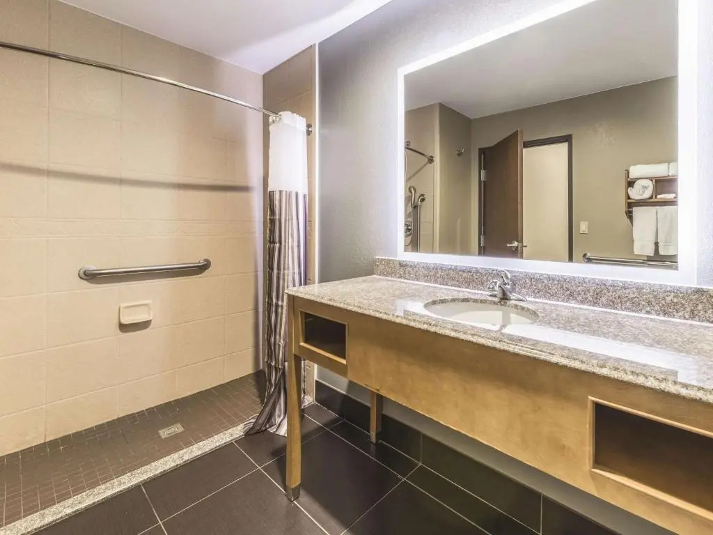 La Quinta Inn & Suites by Wyndham Tulsa - Catoosa Route 66 - Chambres