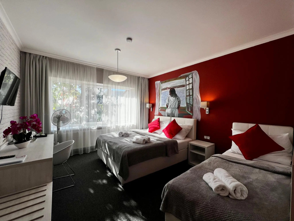 Standard Triple room